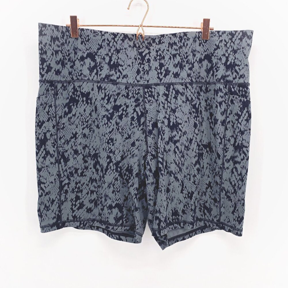 Athleta Salutation Stash Pocket II Bike Short